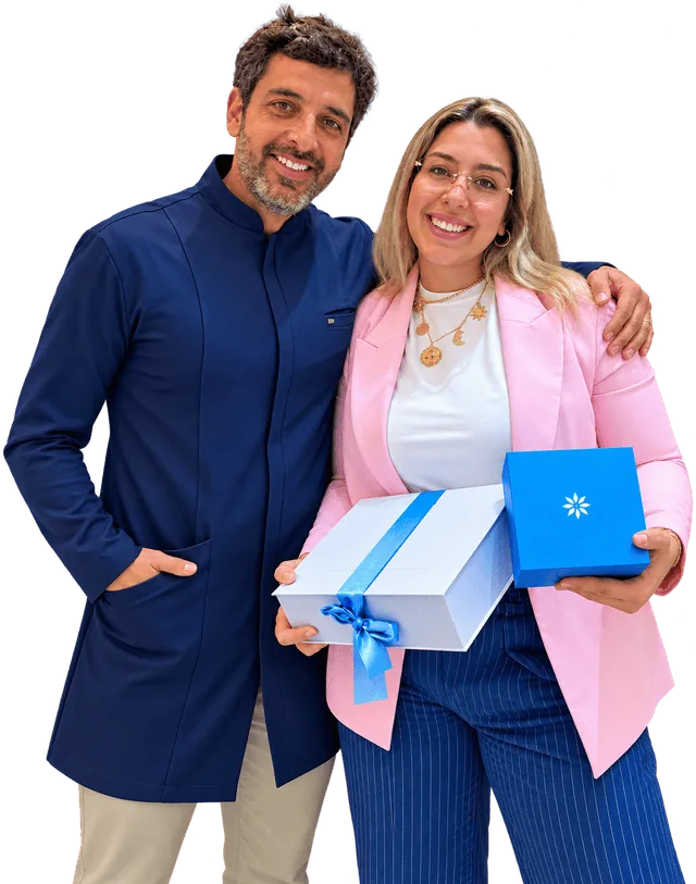 Dentista da Plage Odontologia mostrando um caso de ortodontia com alinhadores invisalign